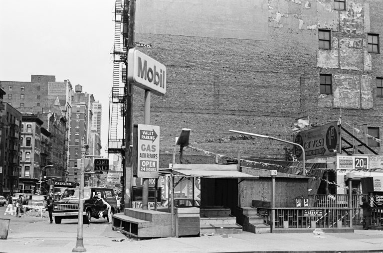 Black & White New York Street